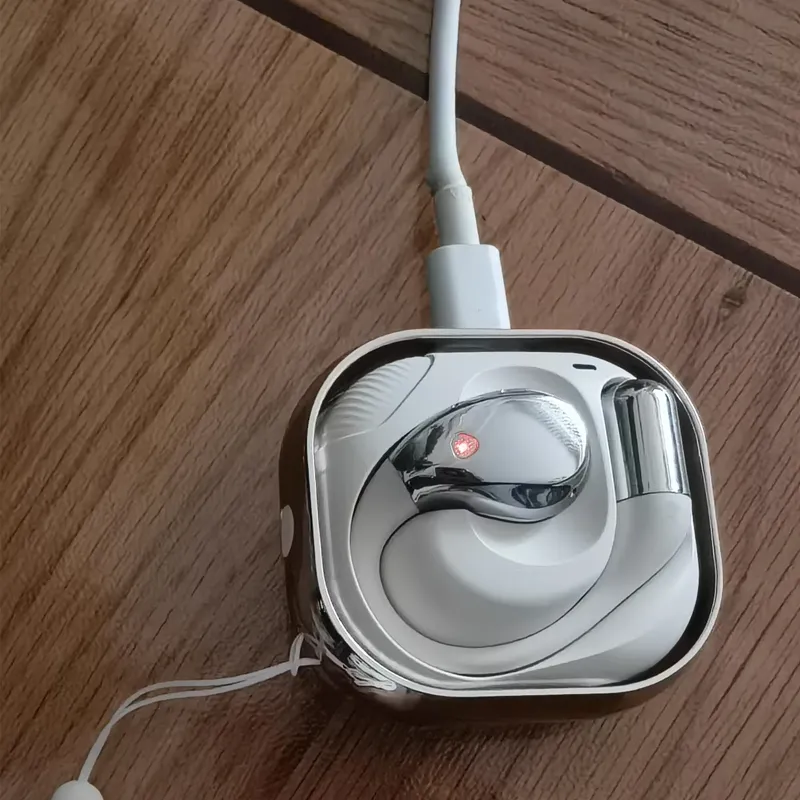 Earscribe SpeakFree enabling a natural real-time conversation